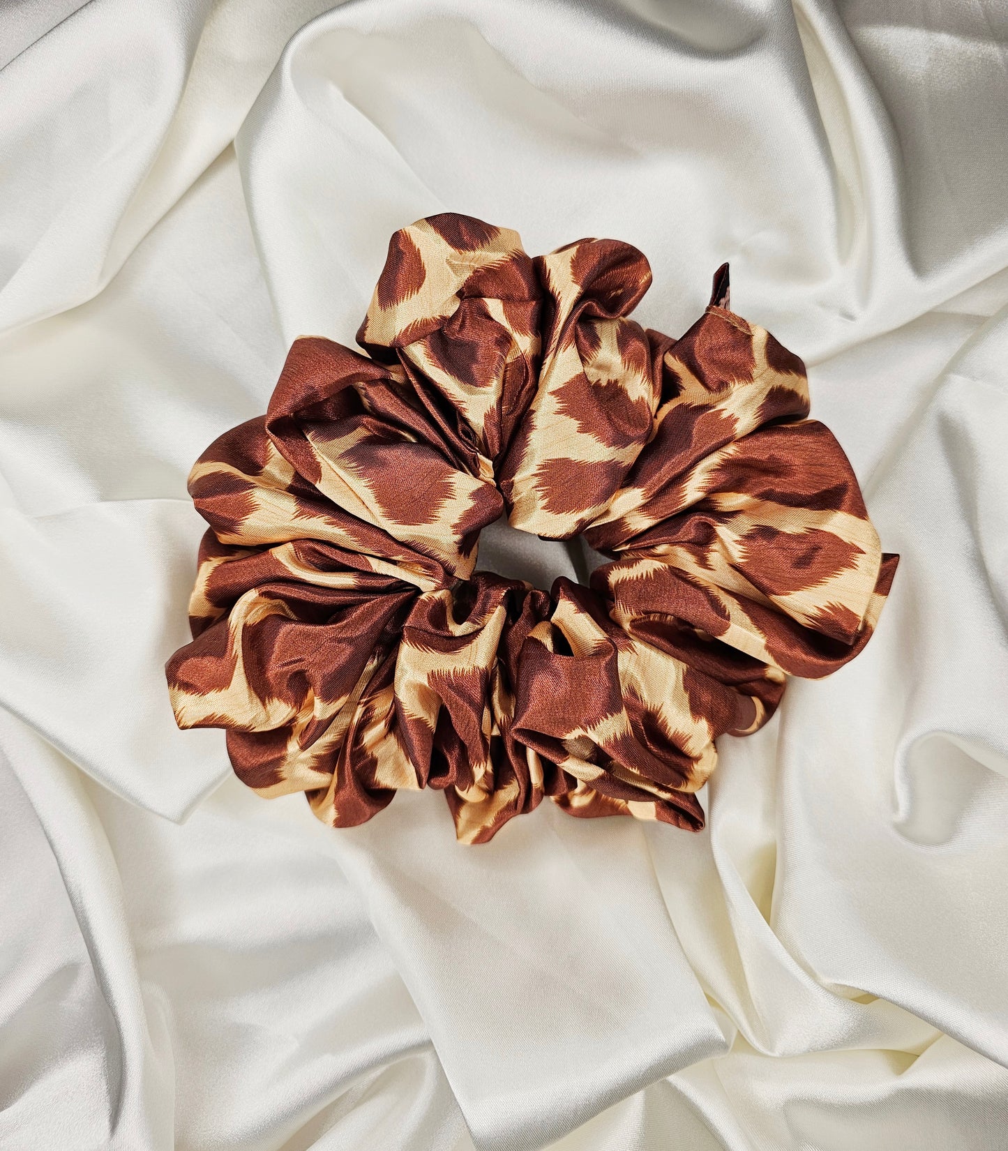 Giraffe XL Hair Scrunchie.