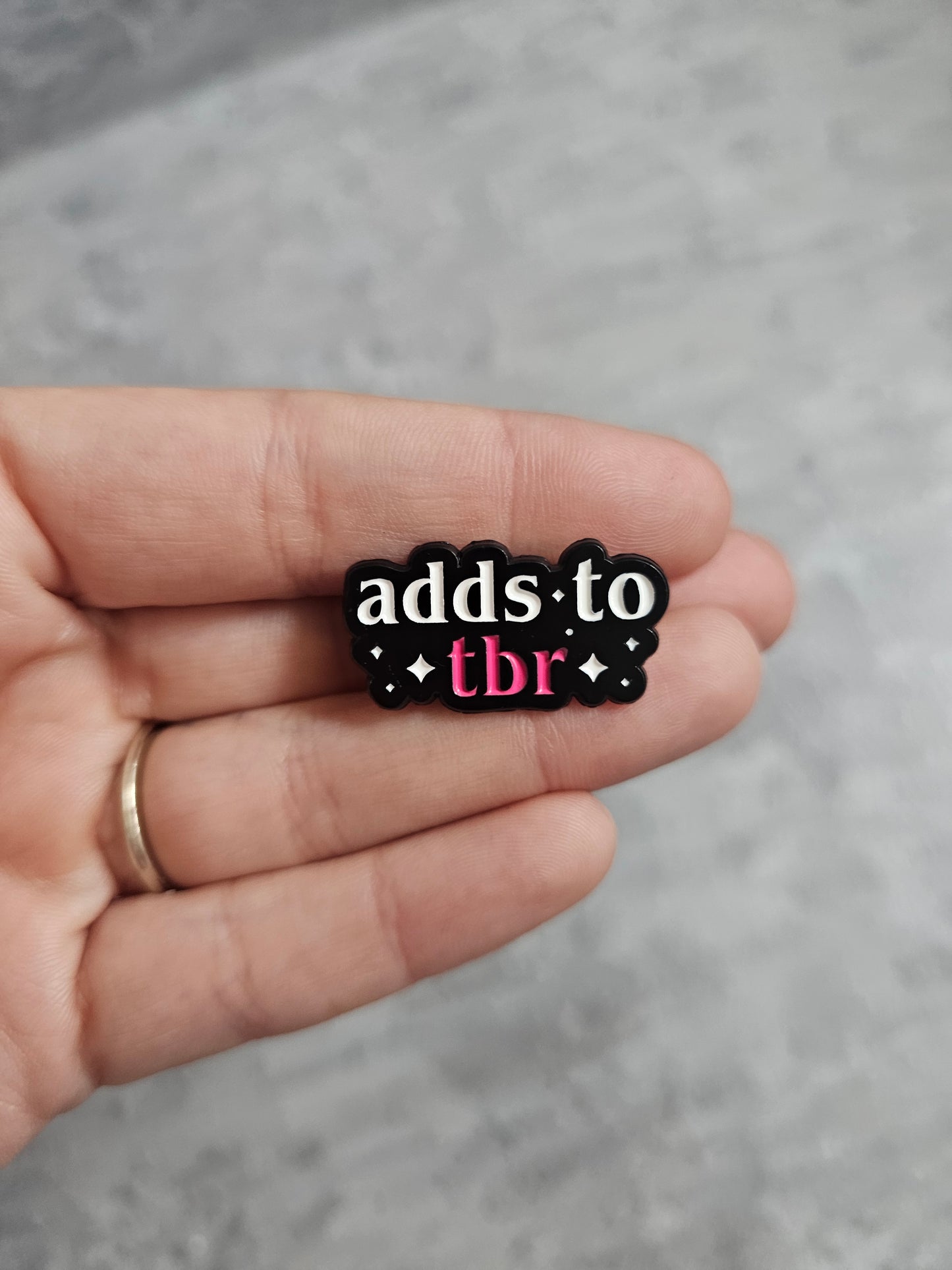 Adds to tbr Pin Badge