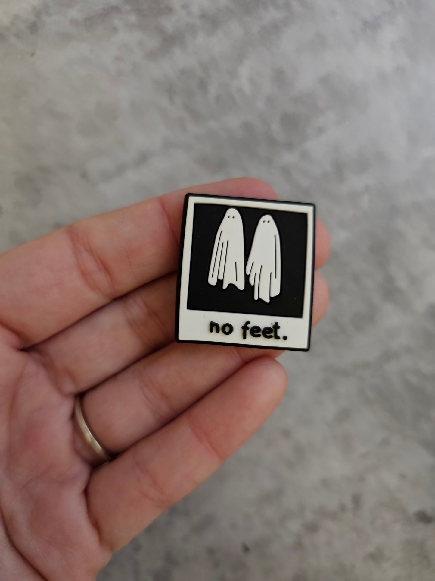 No feet ghost, shoe charm