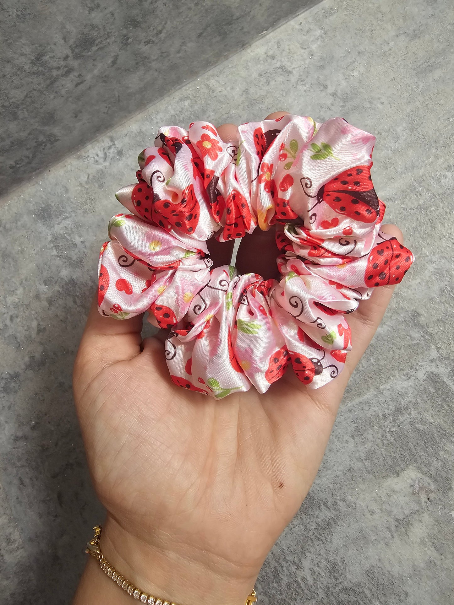Ladybird Lane Midi scrunchie