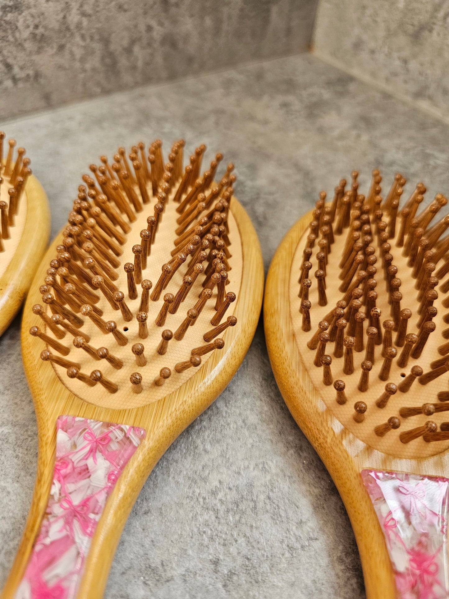 IMPERFECT pink bows Paddle Brush