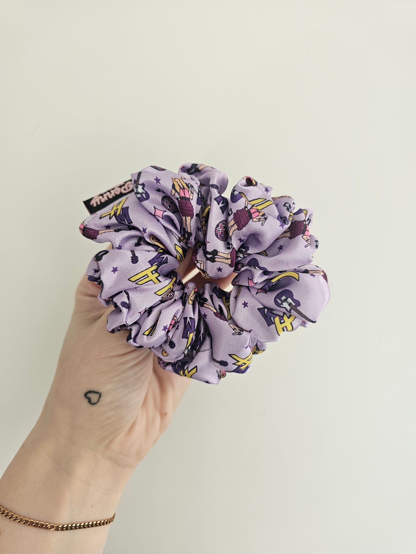 HM MIDI Satin Hair Scrunchie