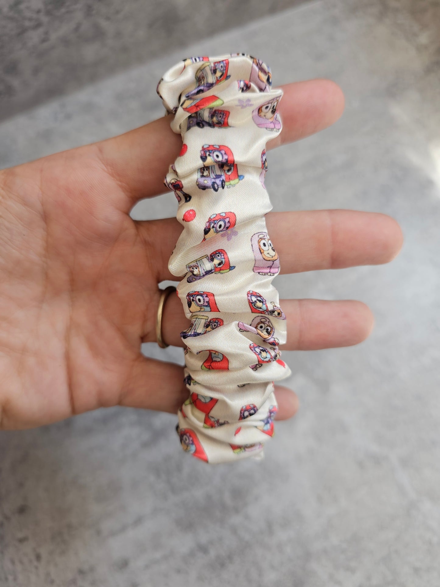 Granny dogs scrunchie keyring