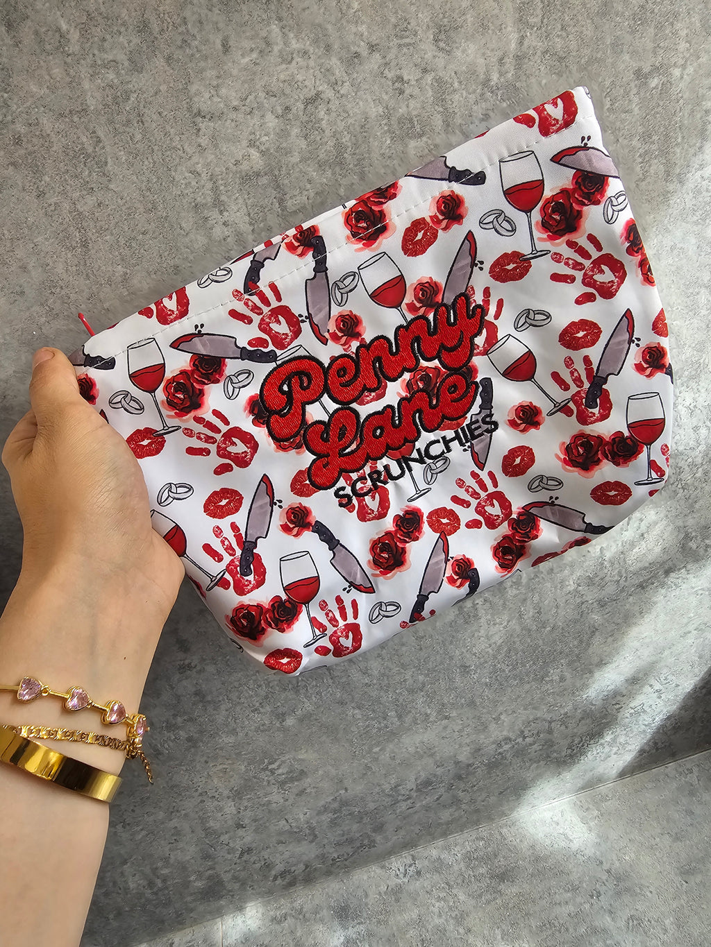 Embroidered zip pouches - SERIAL LOVER