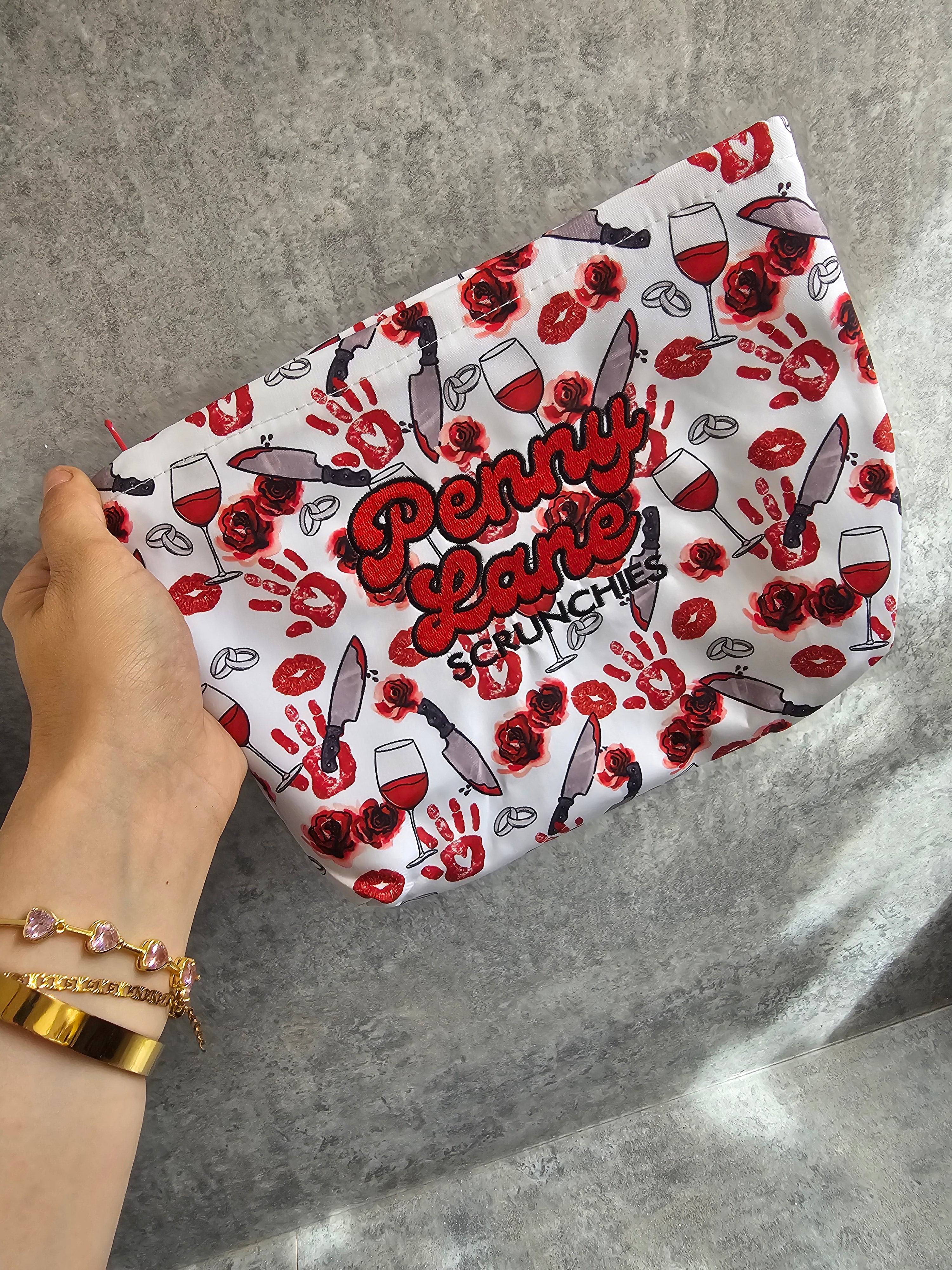 Embroidered zip pouches - SERIAL LOVER