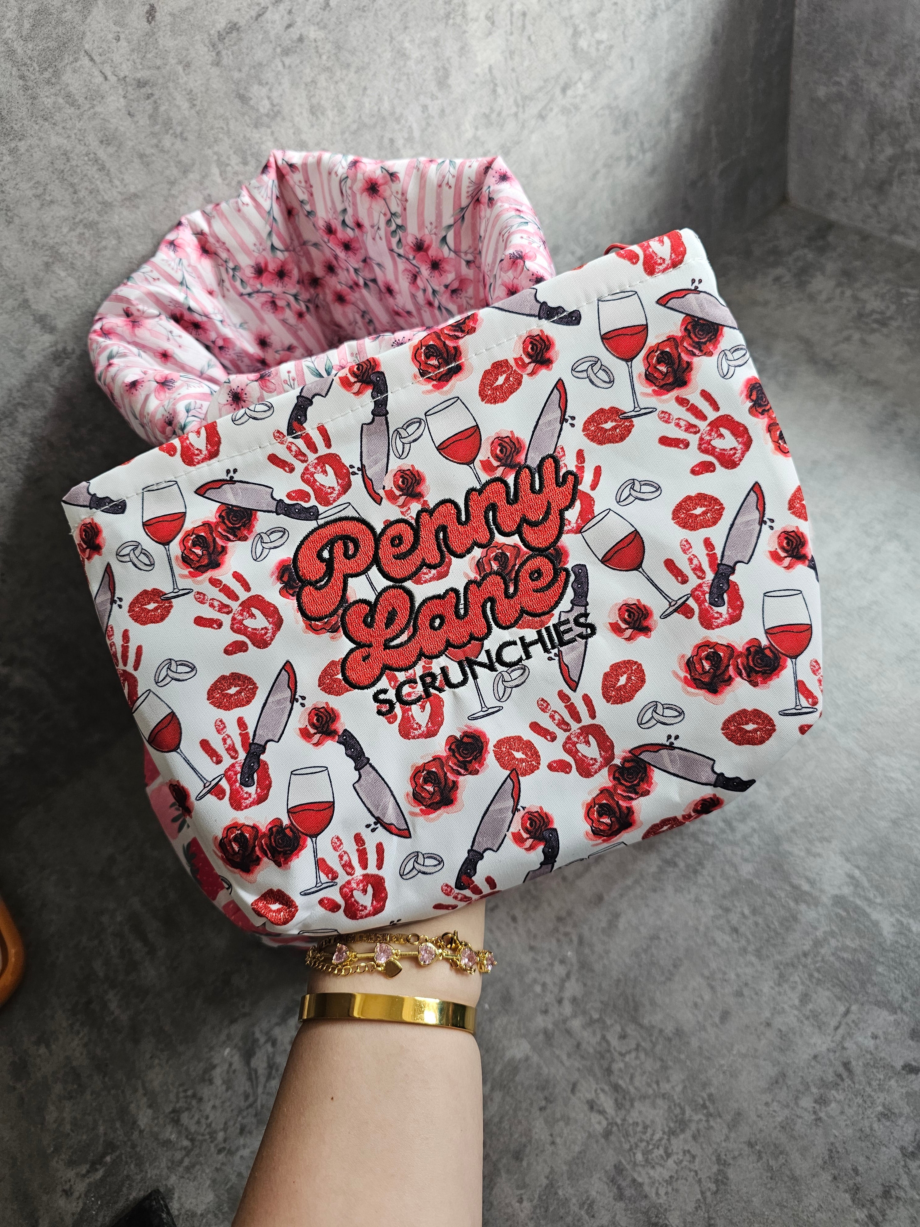 Embroidered zip pouches - SERIAL LOVER