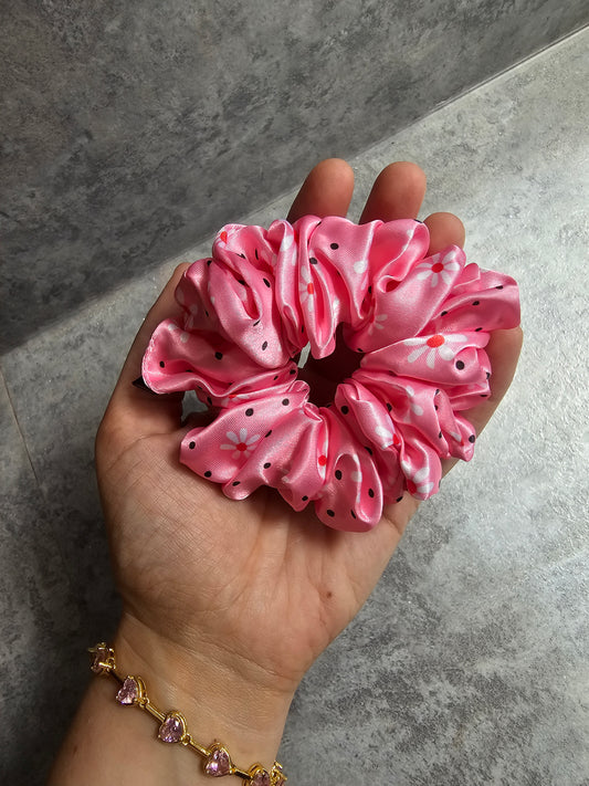 Daisy Dots Midi scrunchie