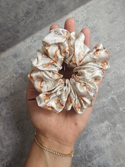 Seahorse Cove Midi scrunchie