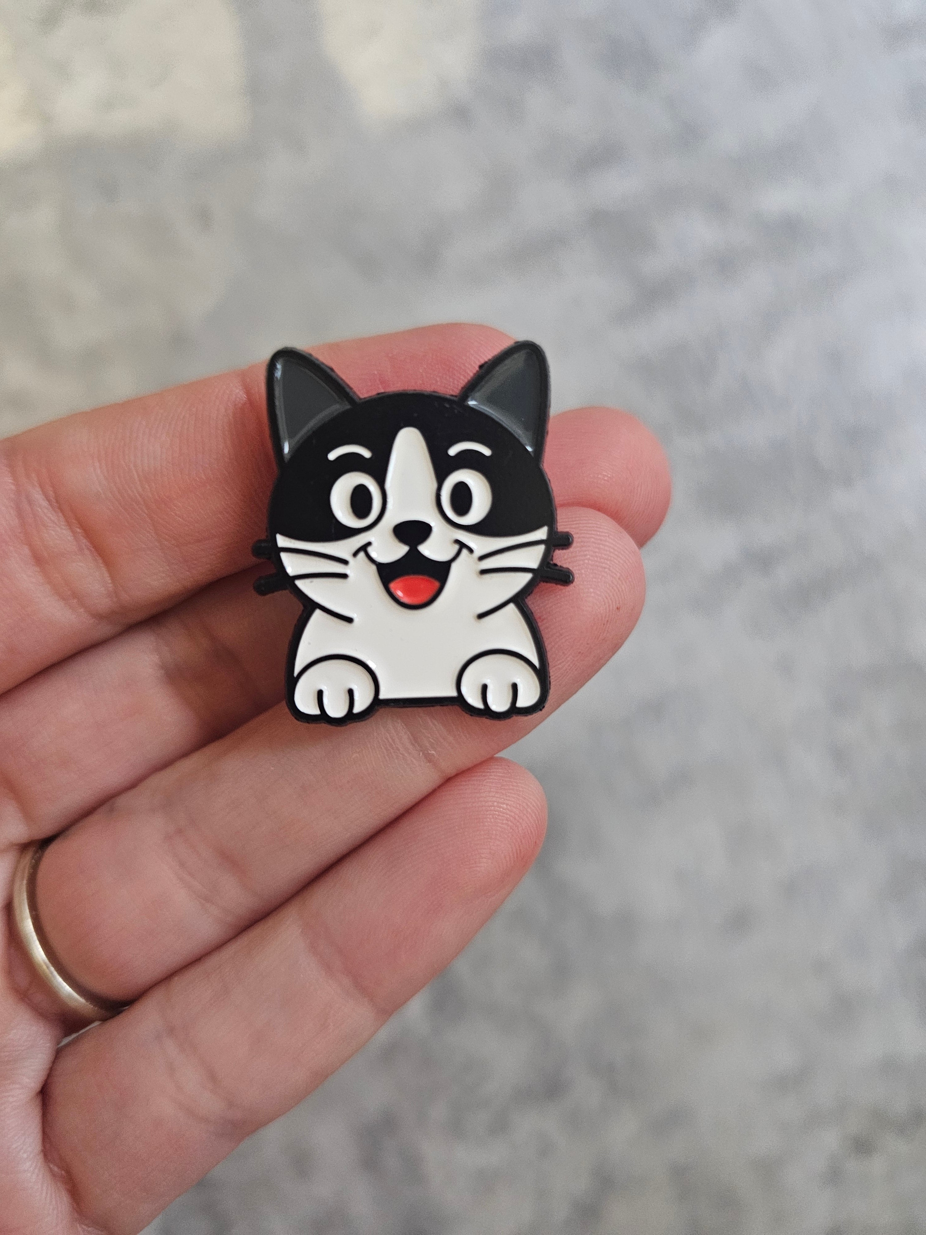 Black and white cat Pin Badge, cat gifts , gift idea