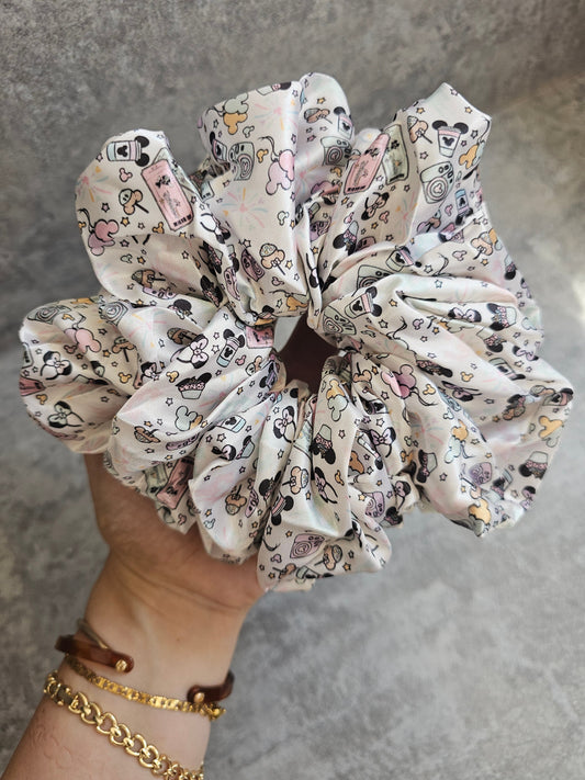 Min Mouse XL satin scrunchie