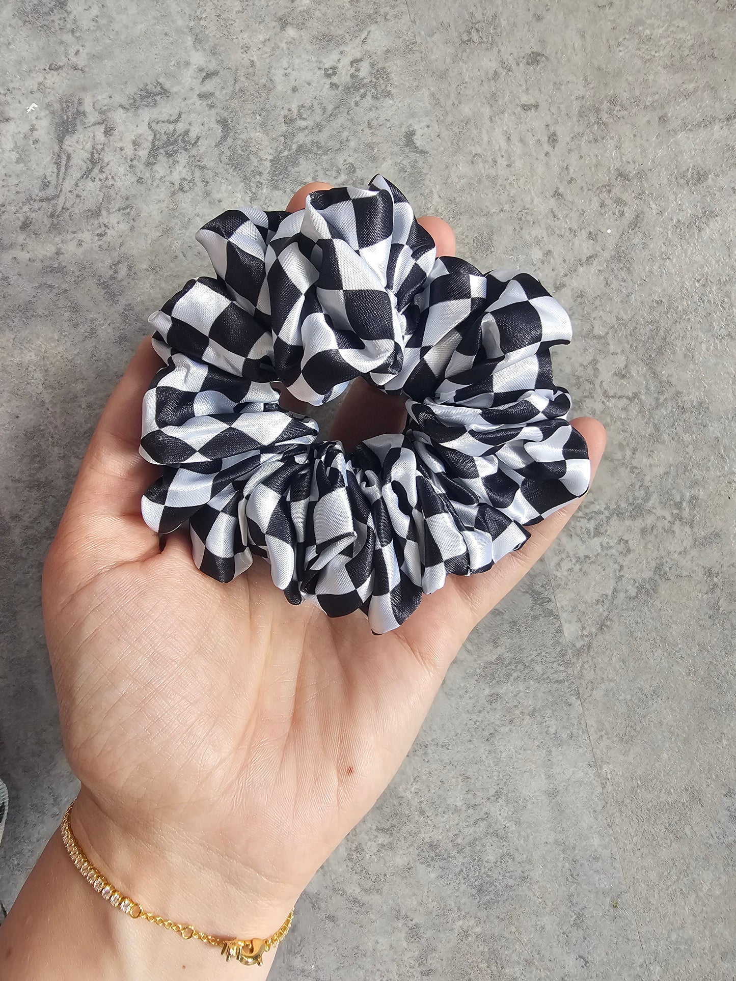 Black and white checkered Midi scrunchie