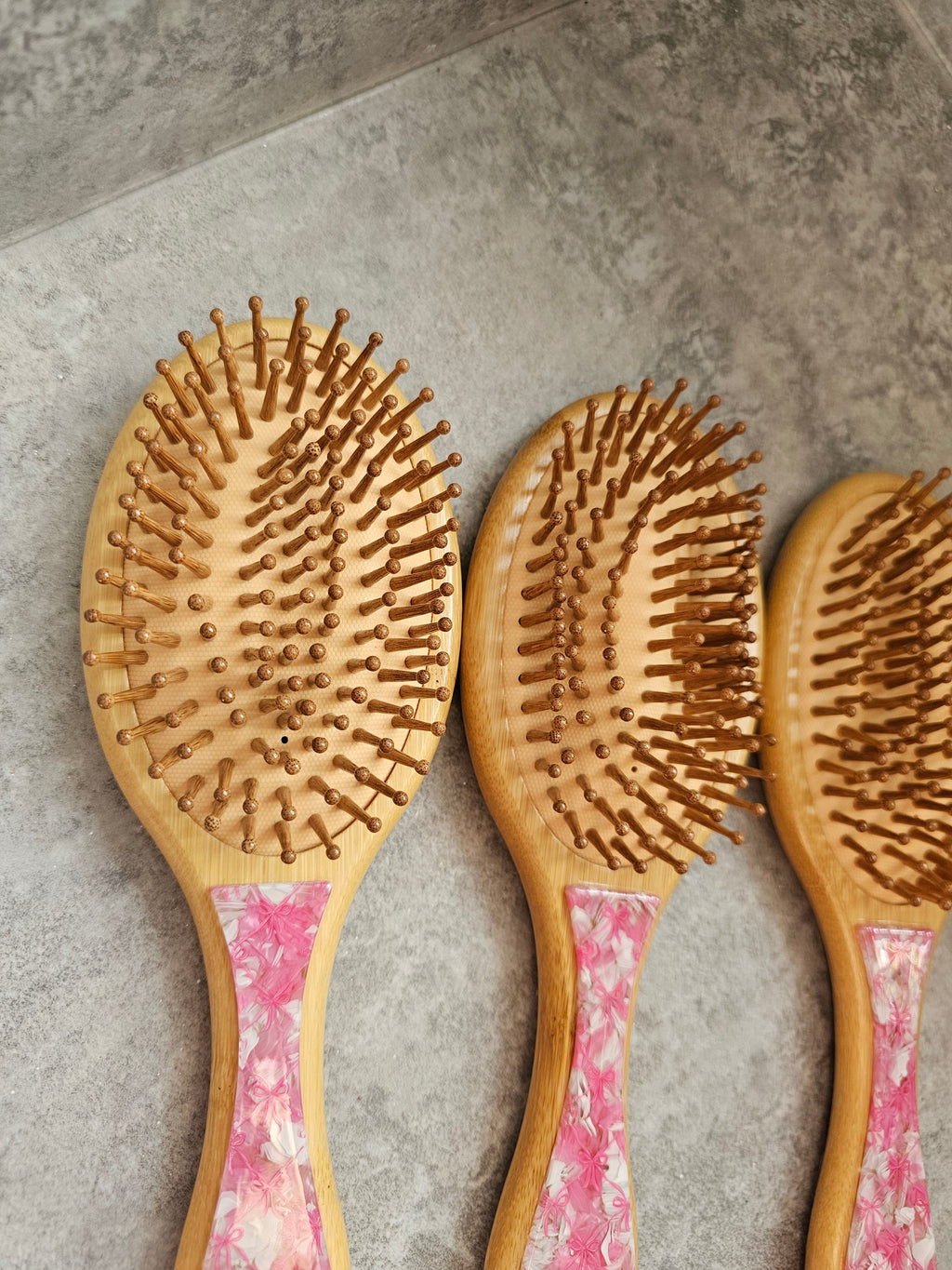 IMPERFECT pink bows Paddle Brush