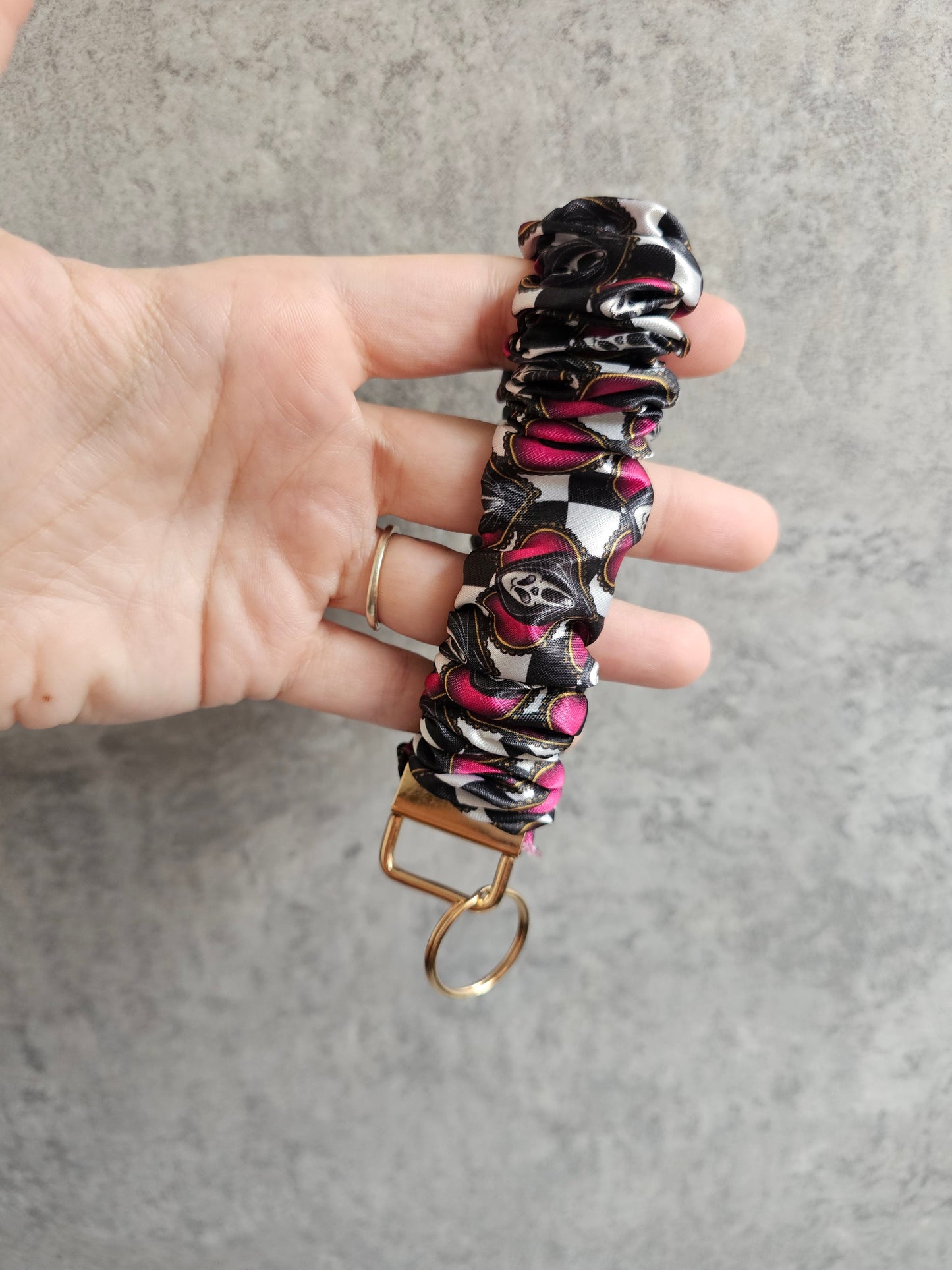 Ghosty Face Scrunchie Keyring