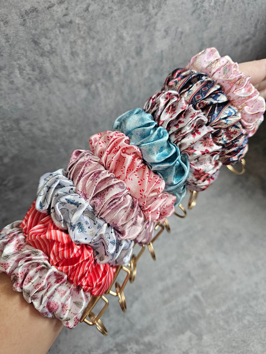 Christmas Scrunchie Keyring, Stretchy Keyring, Gift Idea