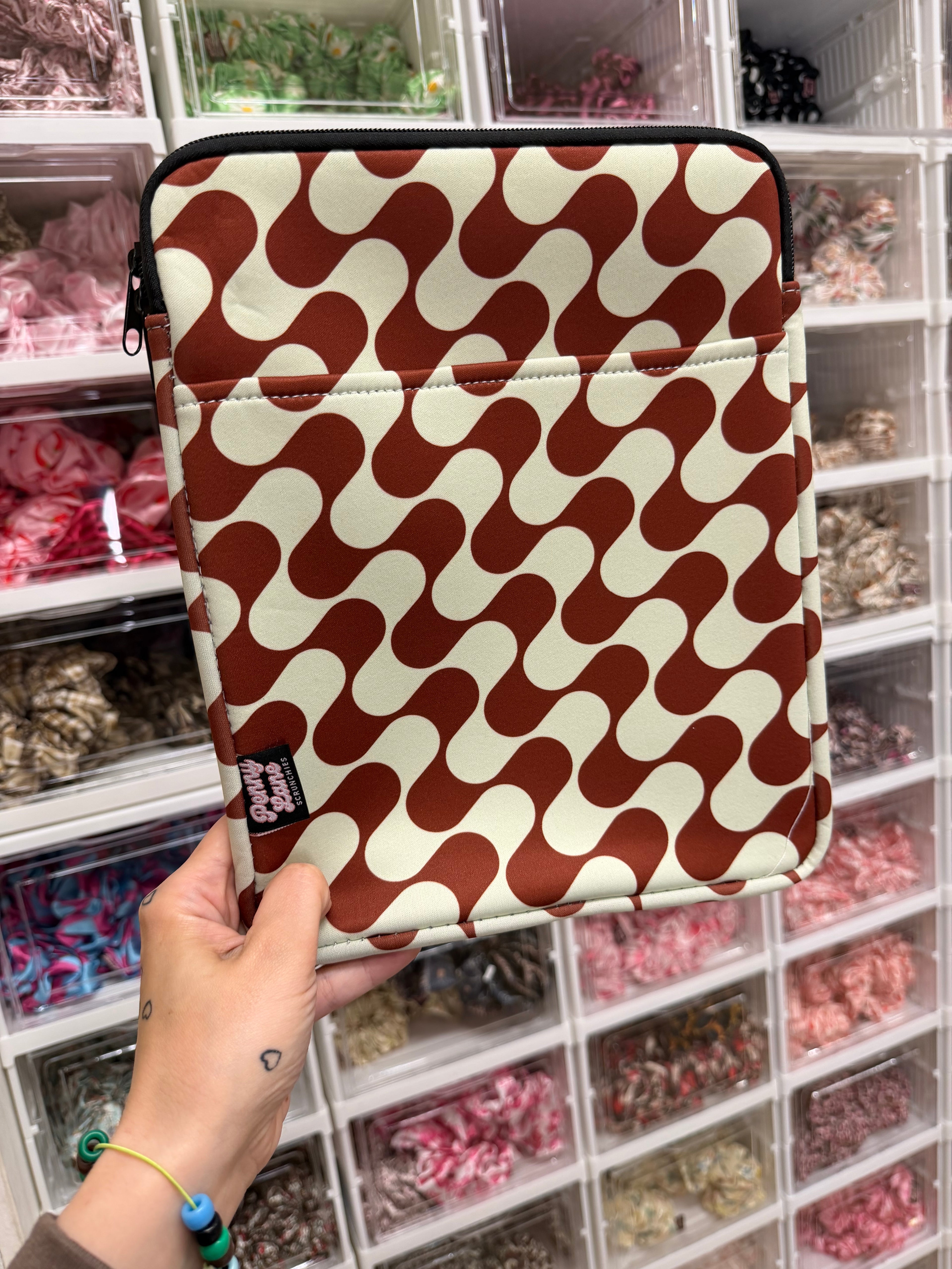 Ipad case, protective neoprene ipad sleeve with zip and pocket.
