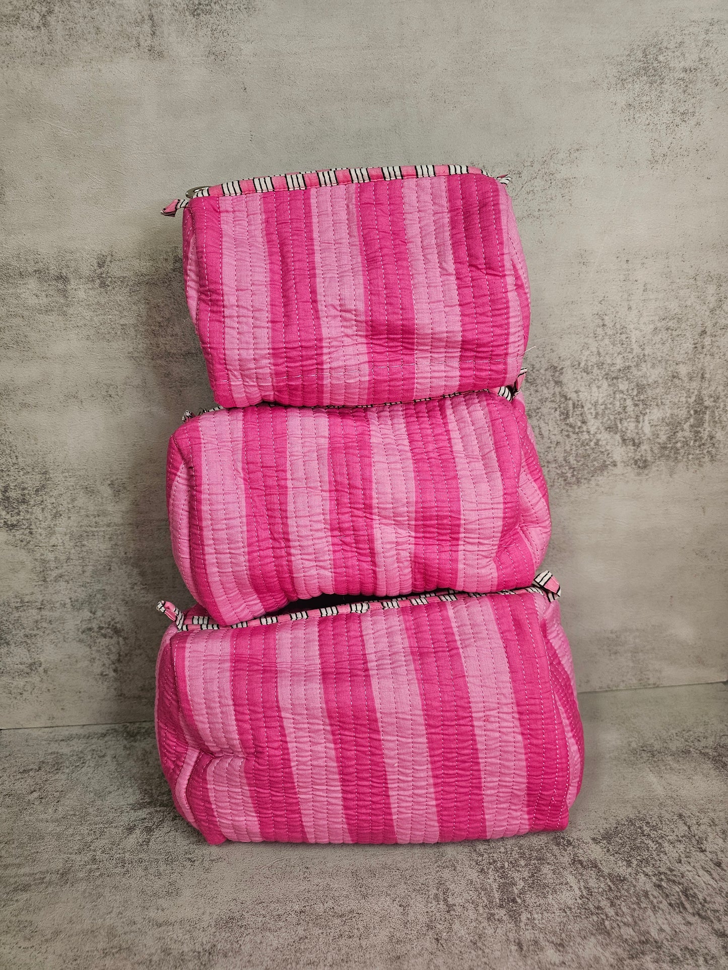 3 pack travel zip pouches. 3 peice set.