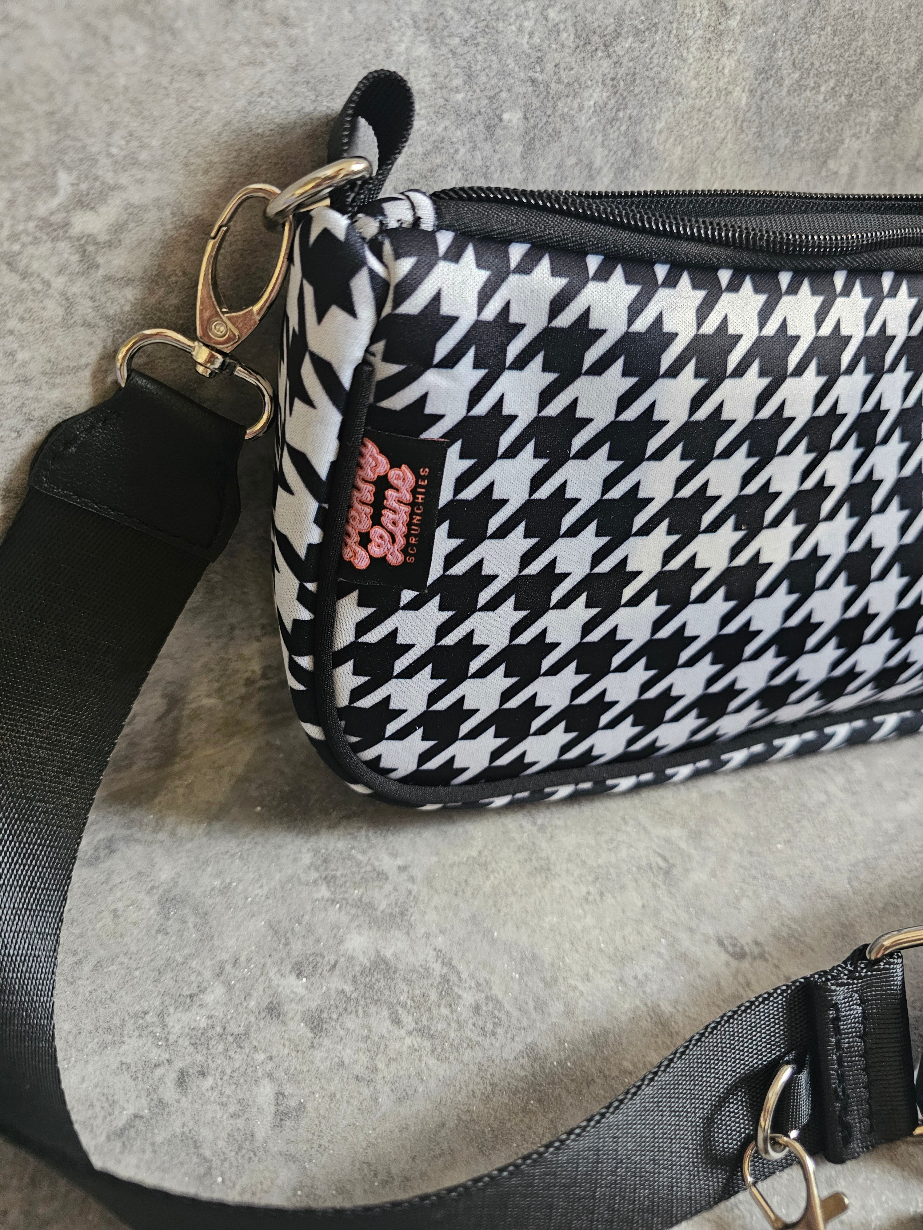 Dog Tooth Cross Body Bag, Extendable Strap, New in PLS neoprene handbag
