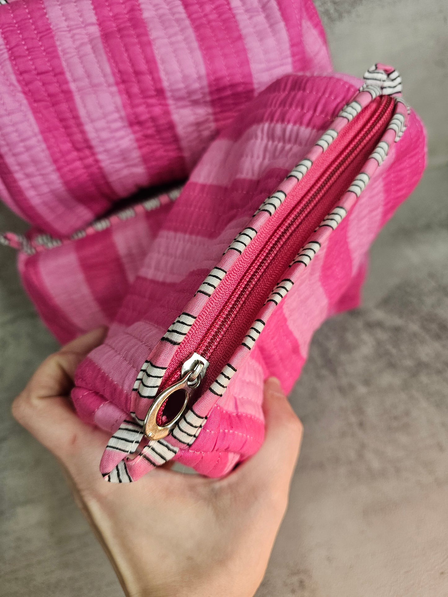 3 pack travel zip pouches. 3 peice set.