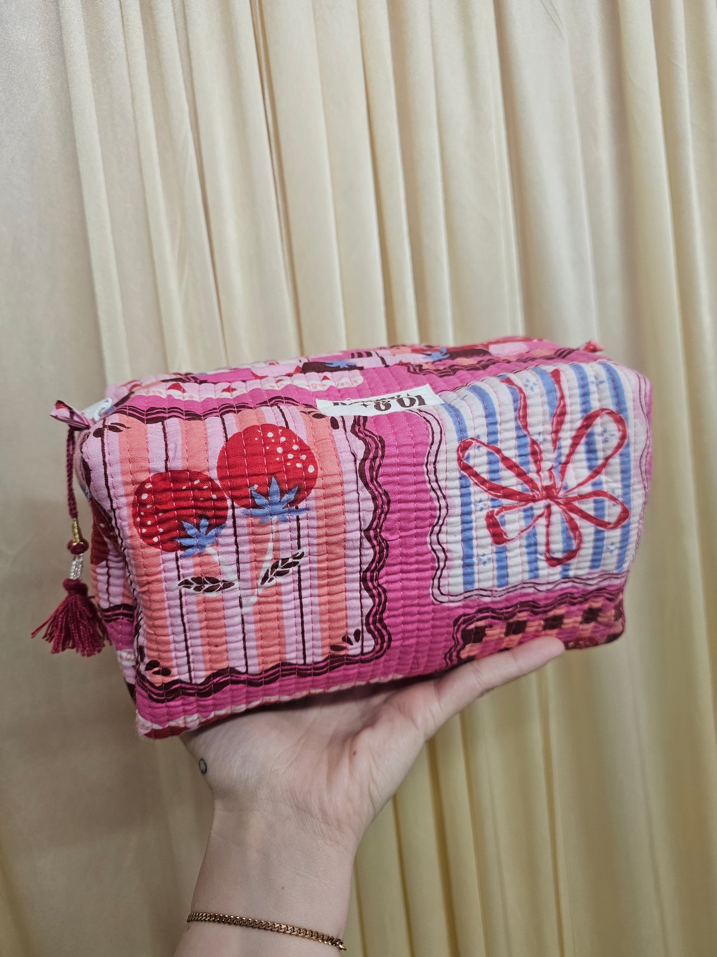 Berries & Bows Collection tote bags. Cotton tote bags all sizes.