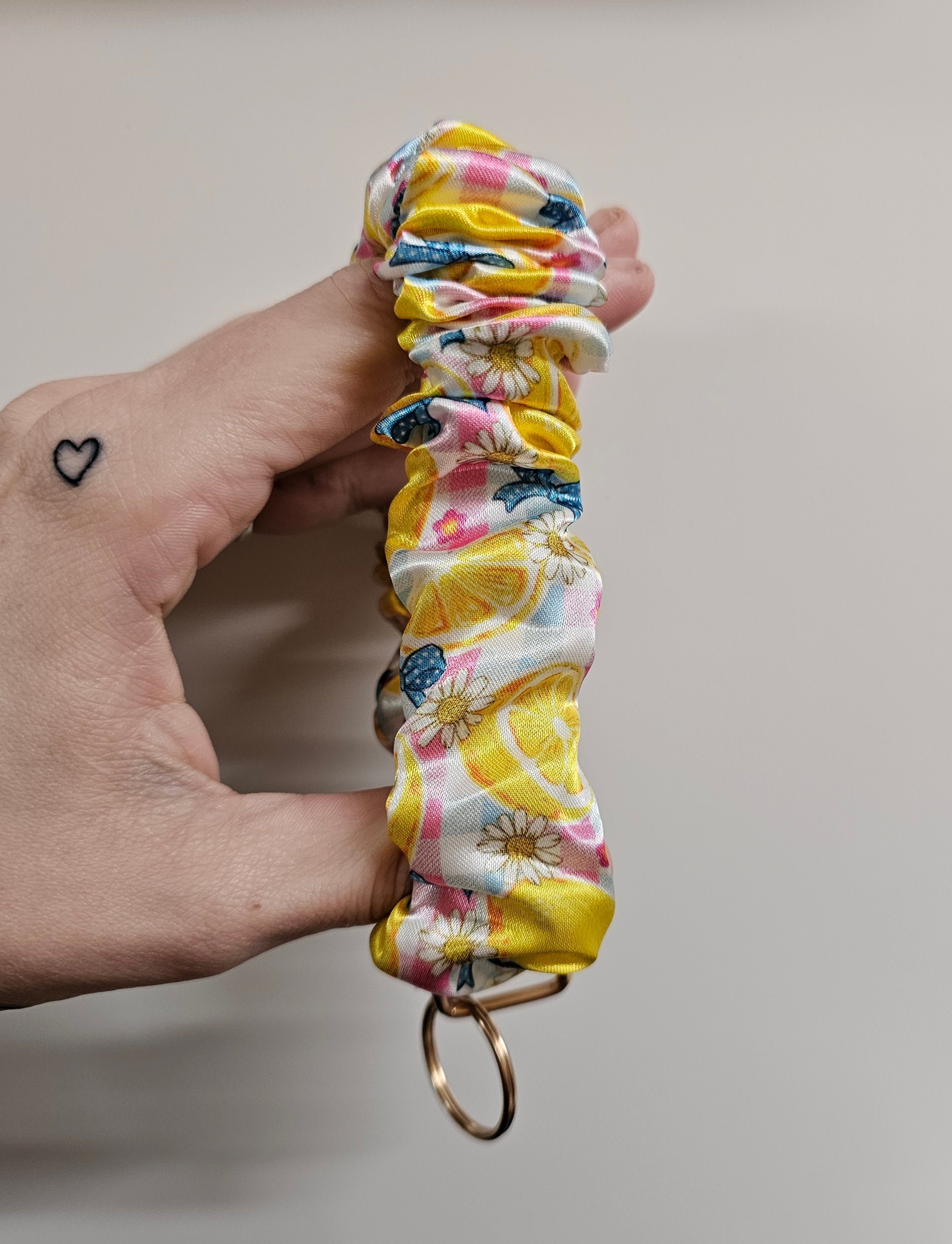Summer lemons Scrunchie Keyring