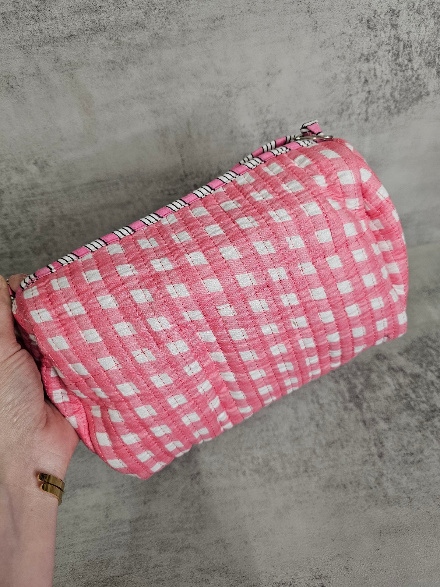 3 pack travel zip pouches. 3 peice set.