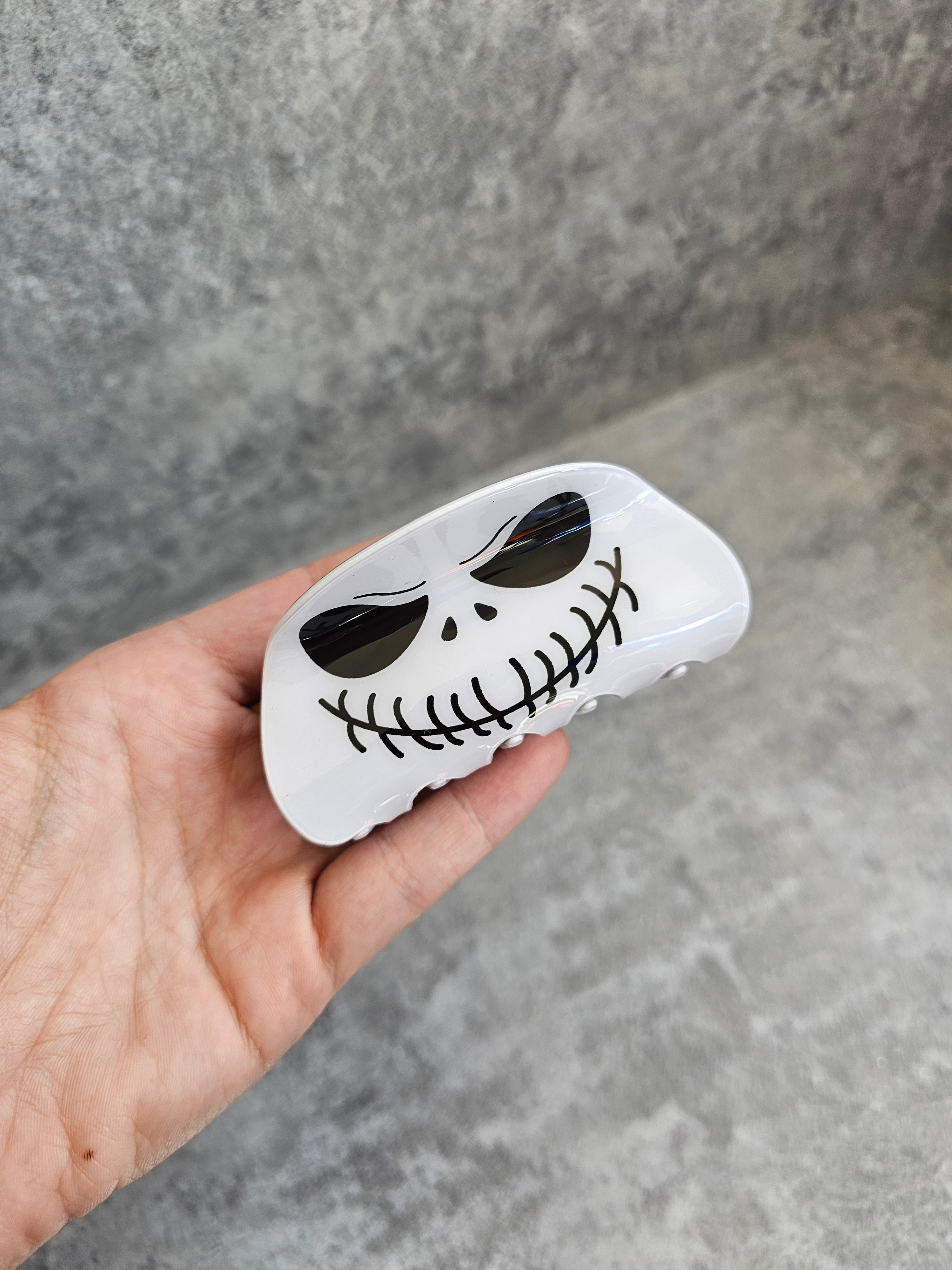 J The Skeleton Claw Clip