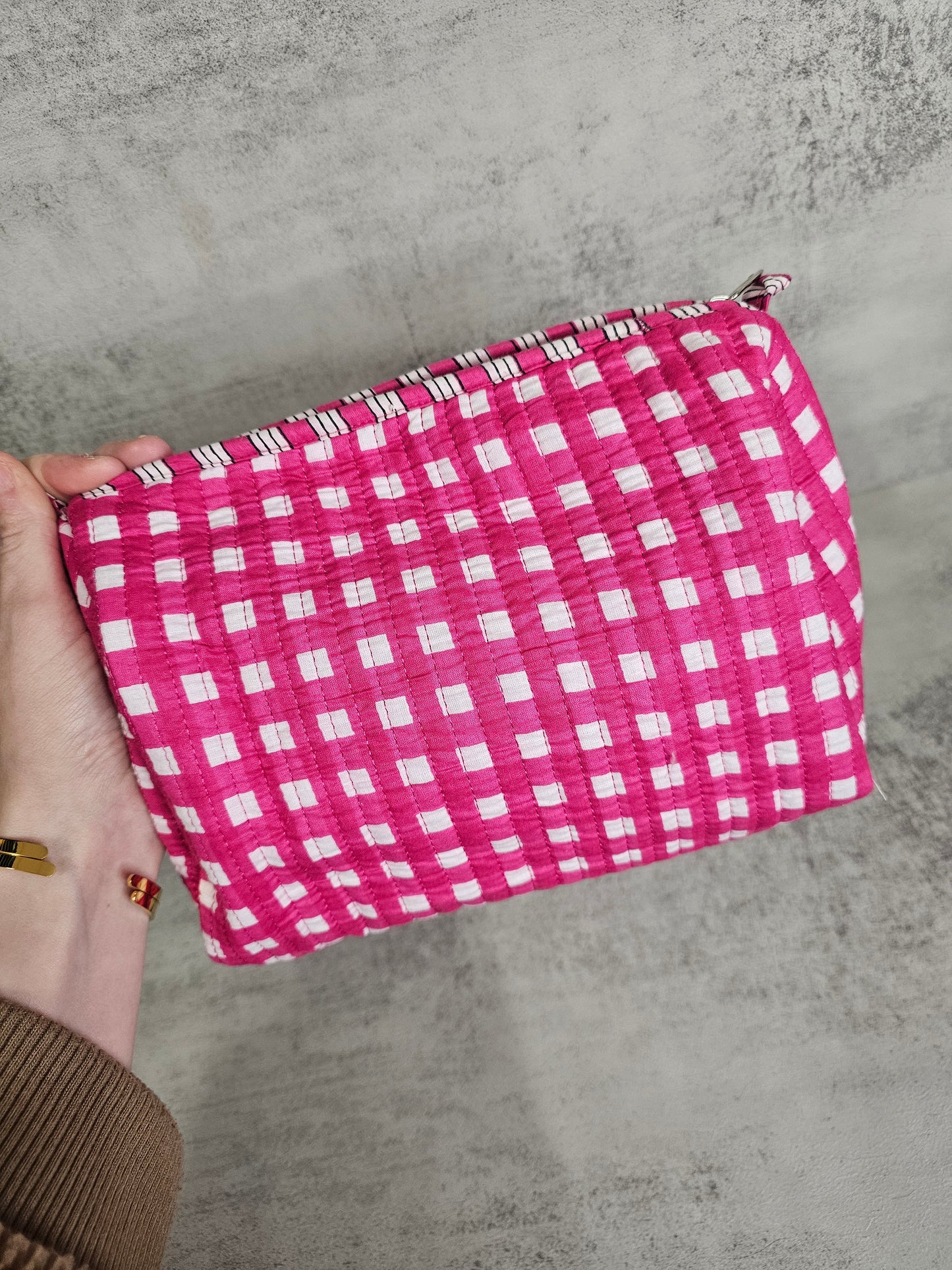 3 pack travel zip pouches. 3 peice set.